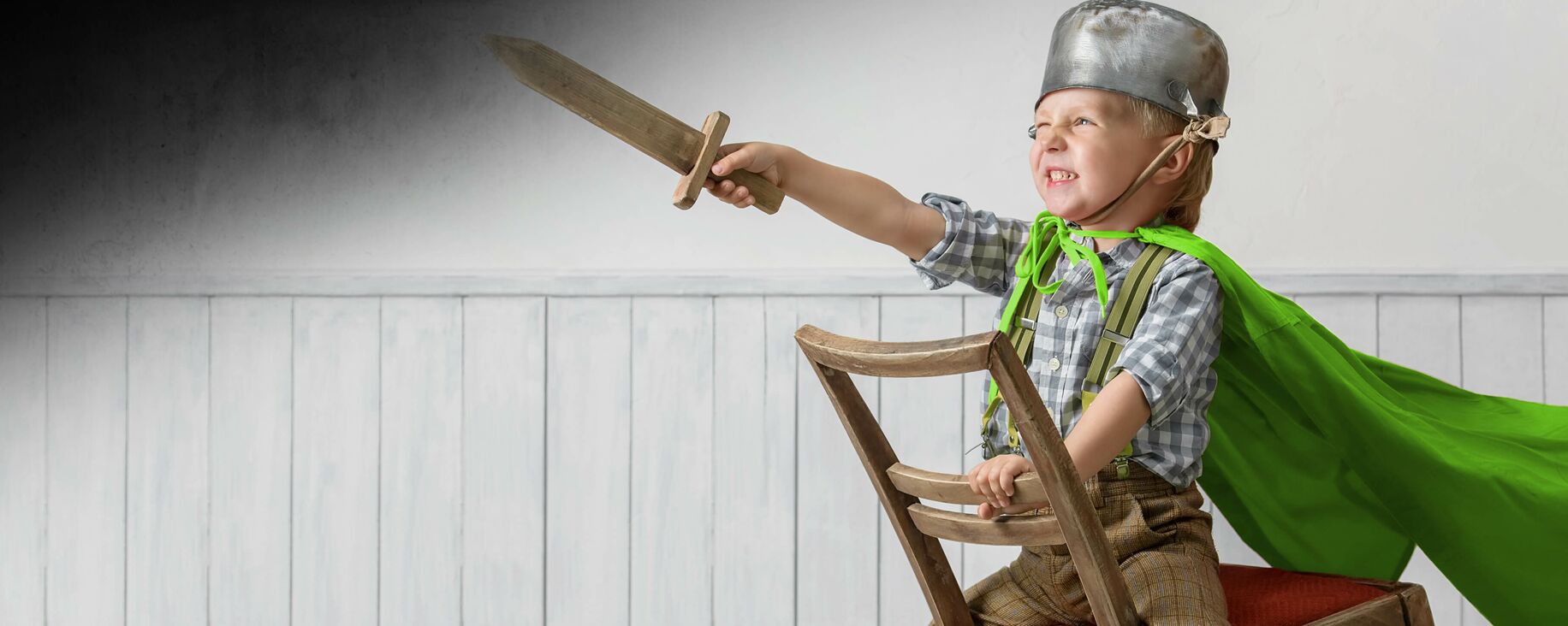 M3 - Datensicherheit Junge im Ritter-Kostüm